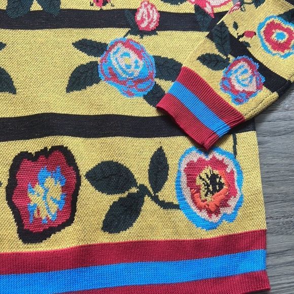 Vintage colourful floral knit crew neck sweater - Picture 4 of 8